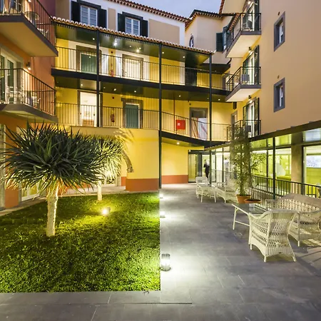 Castanheiro Boutique 4*