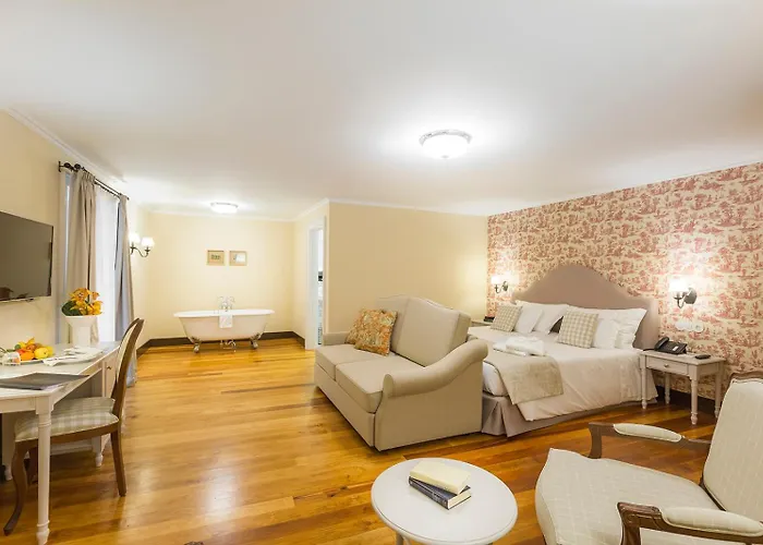 Castanheiro Boutique 4*